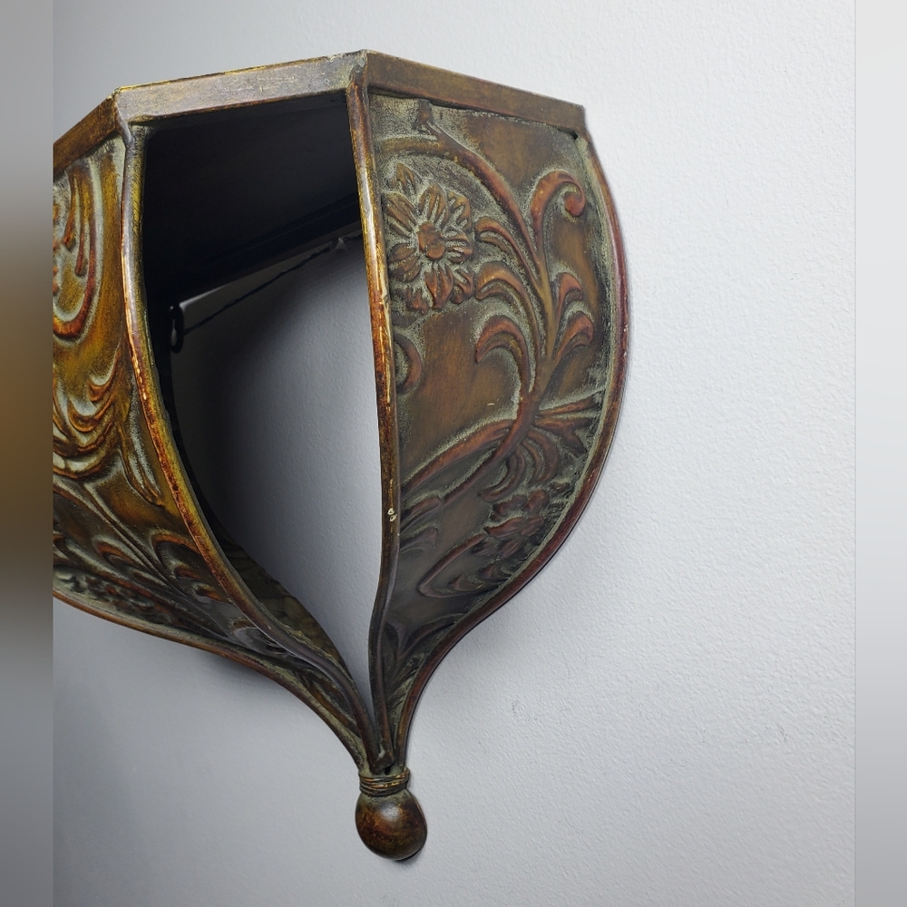 Large Ornate Tuscan Style Metal Wall Sconce 12" x 11" x 6" - Picture 3 of 10